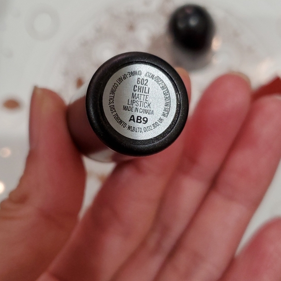 Mac matte lipstick Chilli burnt red orange tint - Picture 4 of 4